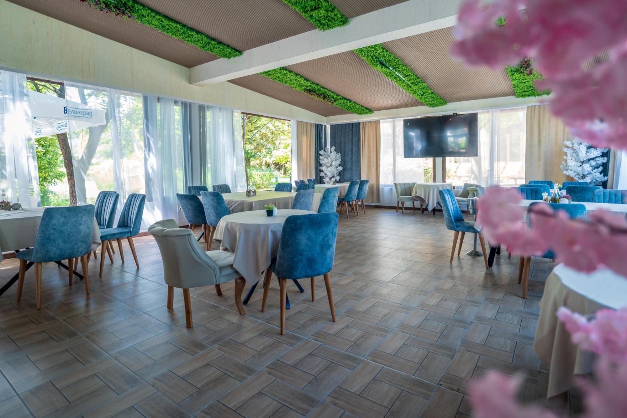 Спа Апартаменти За Гости Затворен Комплекс Емералд Ravda Exterior photo