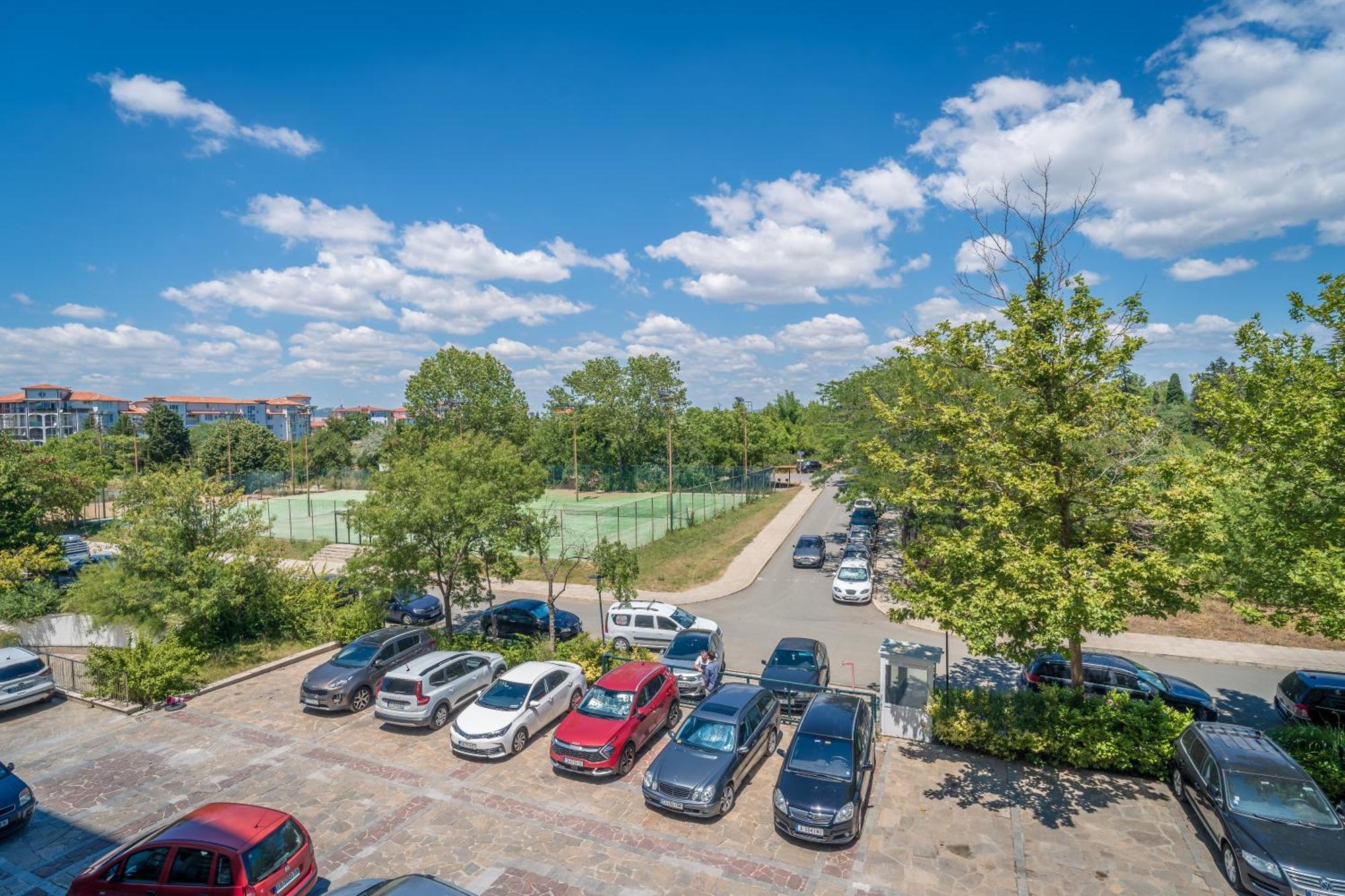 Спа Апартаменти За Гости Затворен Комплекс Емералд Ravda Exterior photo