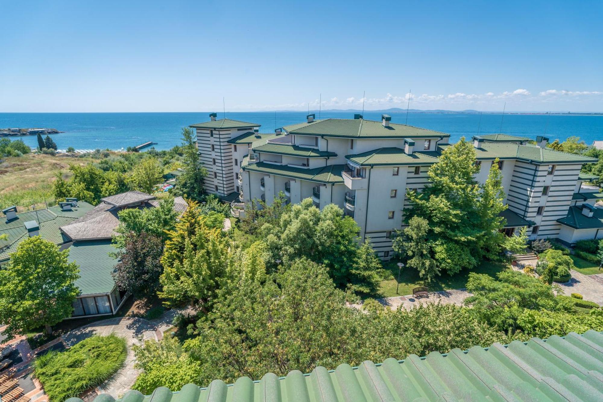 Спа Апартаменти За Гости Затворен Комплекс Емералд Ravda Exterior photo